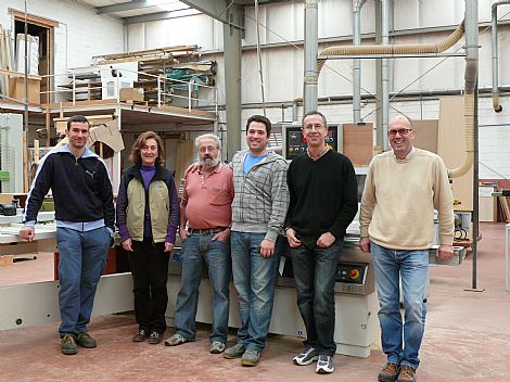 El equipo humano de Muebles Recorio en Cangas de Ons.